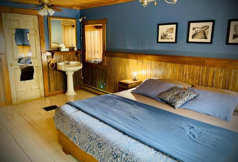 住宿加早餐  Chalet & Gîte Capitainerie Du Passant