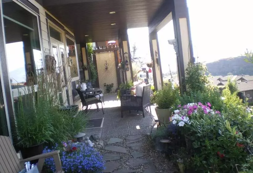 تختخواب و صبحانه Turtle Mountain Inn