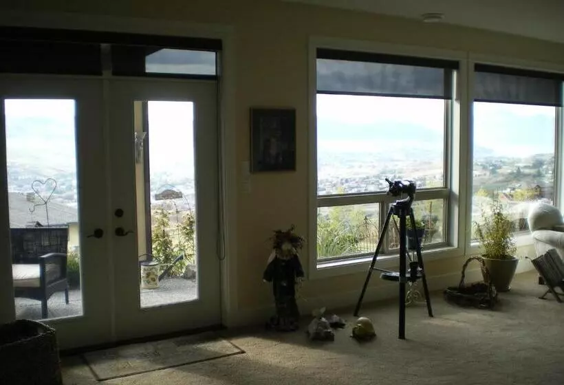 تختخواب و صبحانه Turtle Mountain Inn