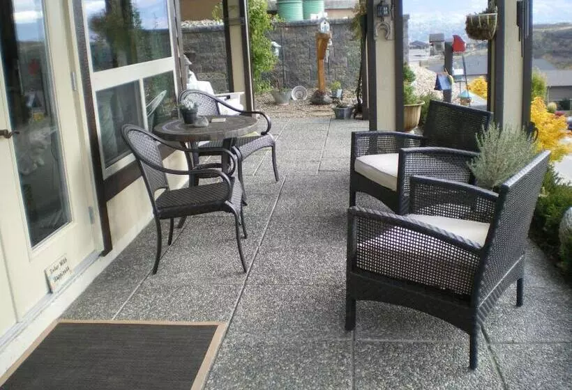 تختخواب و صبحانه Turtle Mountain Inn