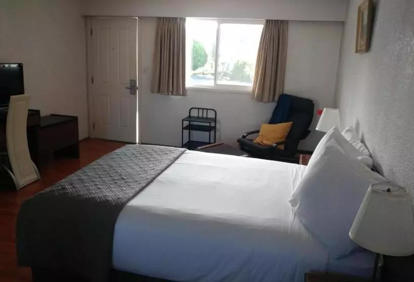 Cozy Court Motel