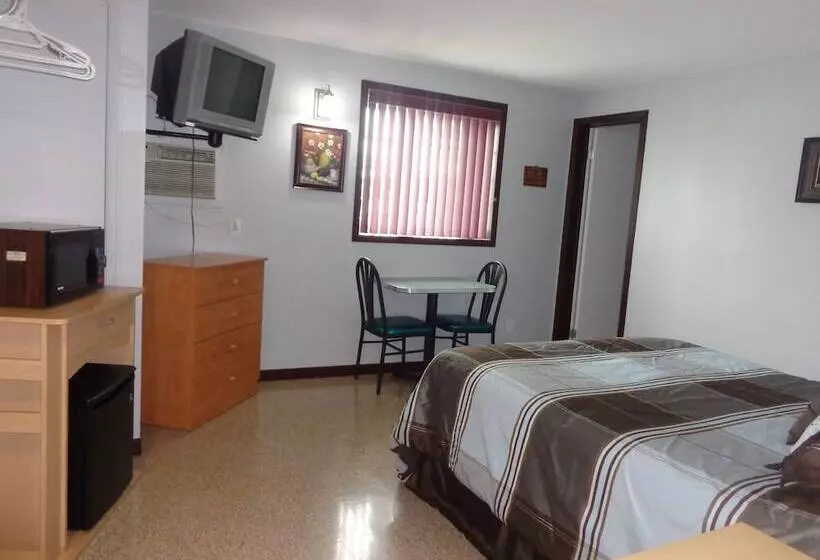 Happy Motel