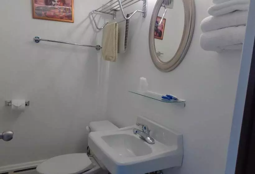 Happy Motel