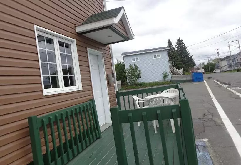 Happy Motel