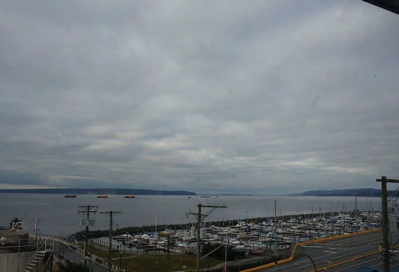 Отель Marine Inn