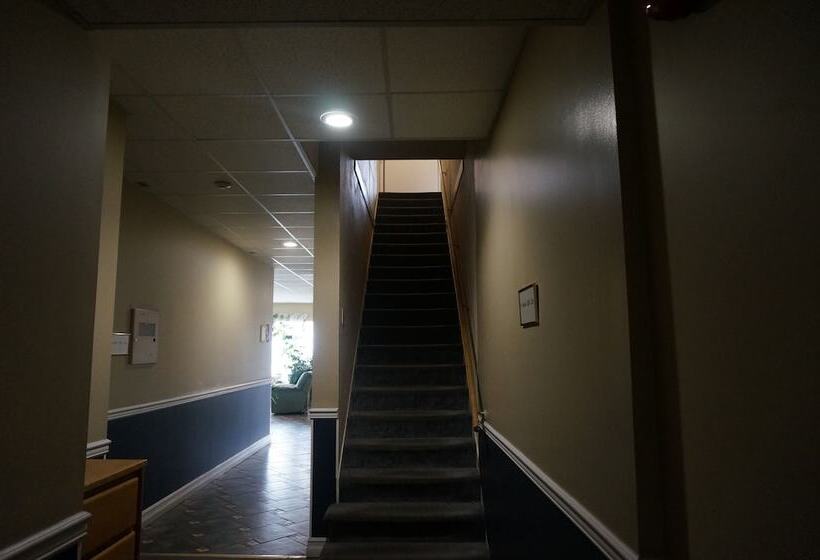 Отель Marine Inn