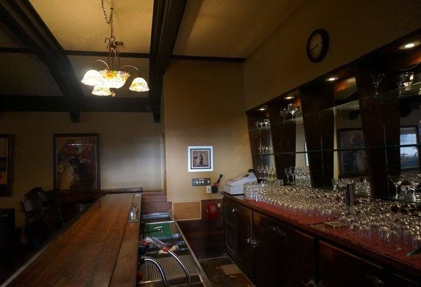 Отель Marine Inn