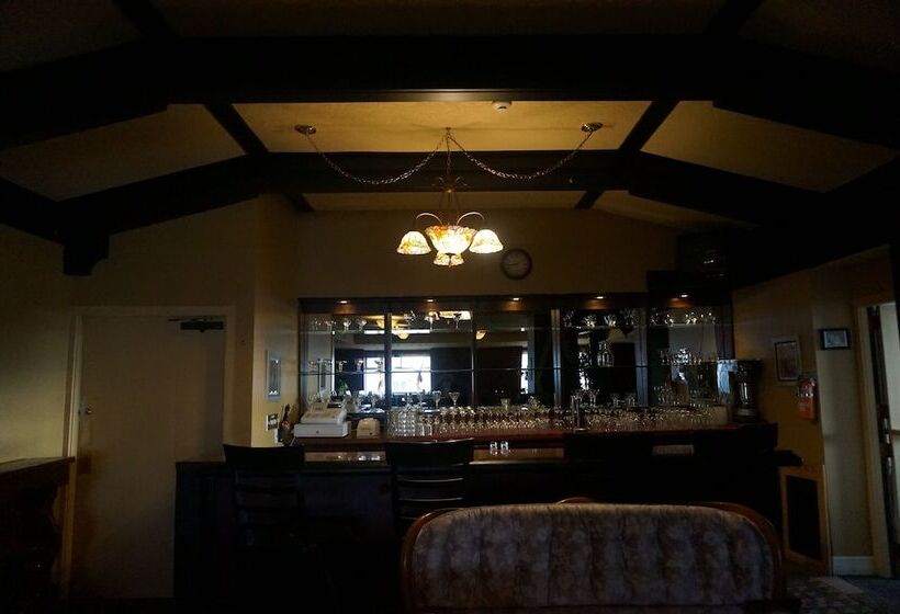 Отель Marine Inn