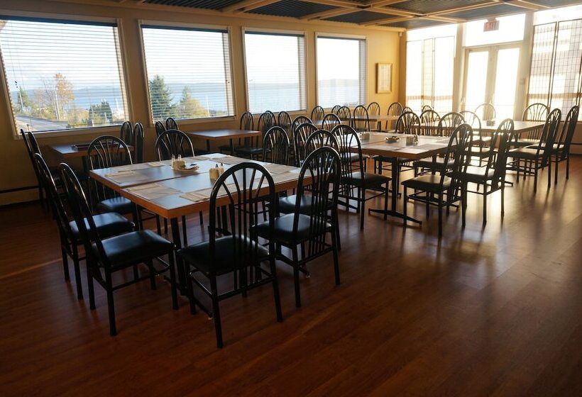 Отель Marine Inn