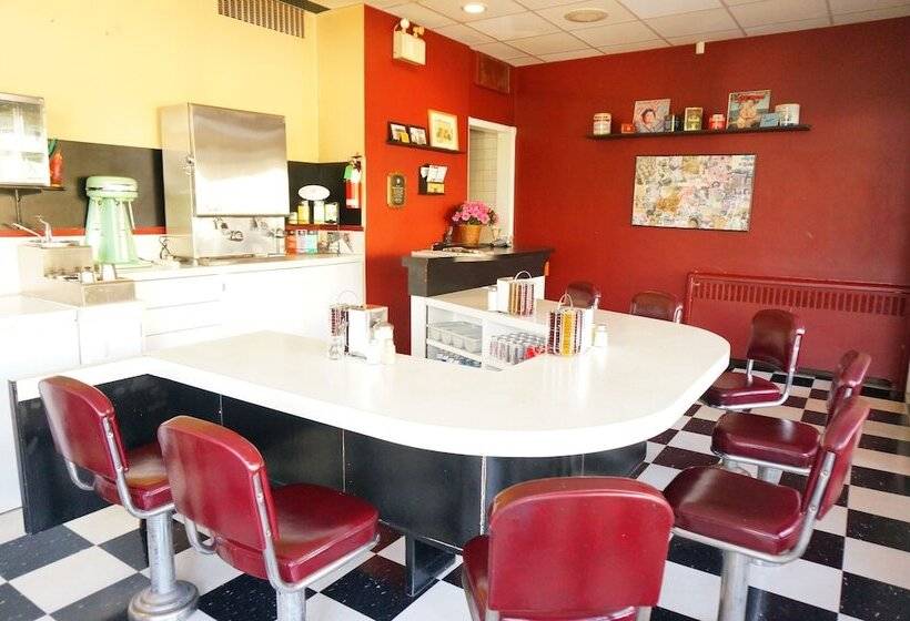 Отель Marine Inn