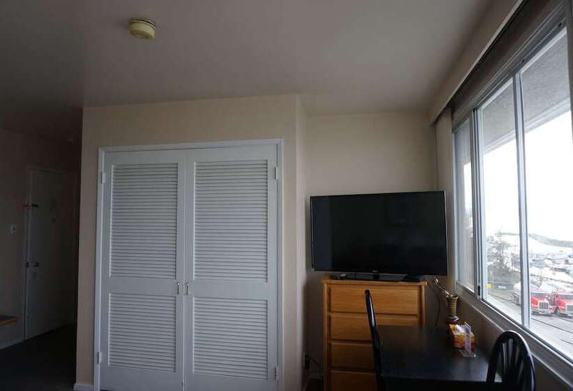 Отель Marine Inn