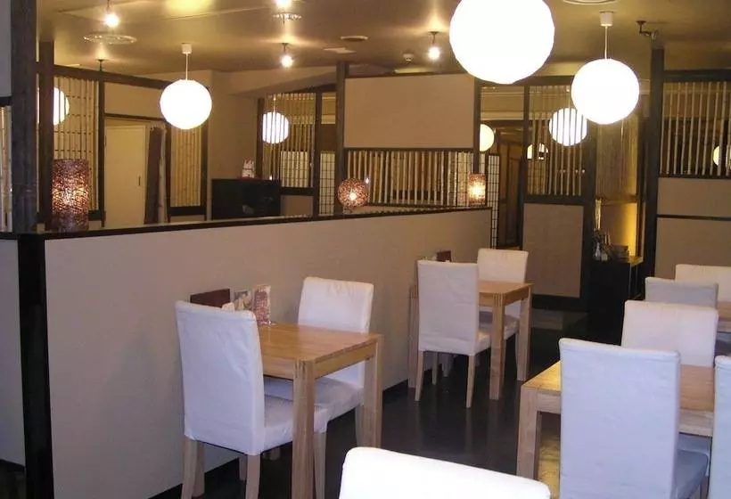 Hotelli Uwajima Regent