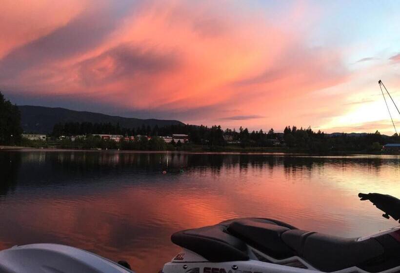 Long Lake Waterfront Bed And Breakfast