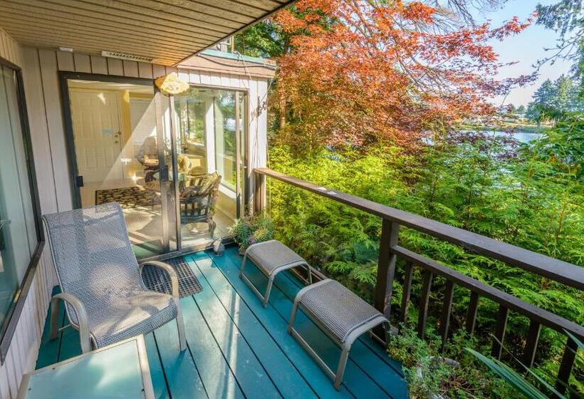 Long Lake Waterfront Bed And Breakfast