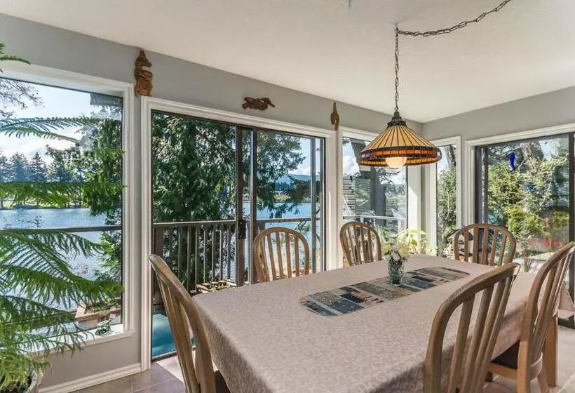 Long Lake Waterfront Bed And Breakfast