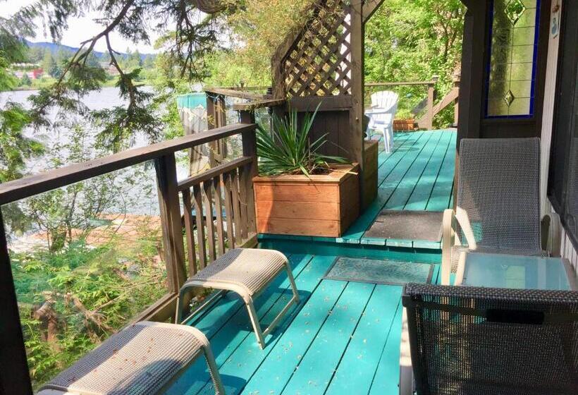 Long Lake Waterfront Bed And Breakfast