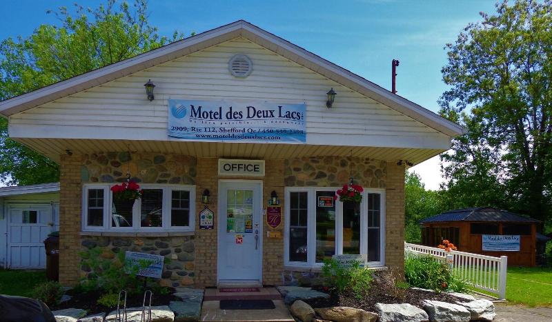 Motel Des Deux Lacs
