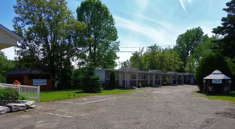 Motel Des Deux Lacs