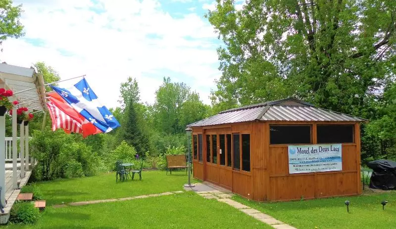 Motel Des Deux Lacs