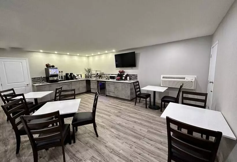 Motelli Econo Lodge Inn & Suites