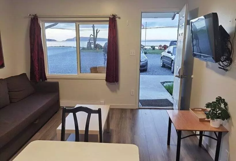 Qualicum Bay Resort