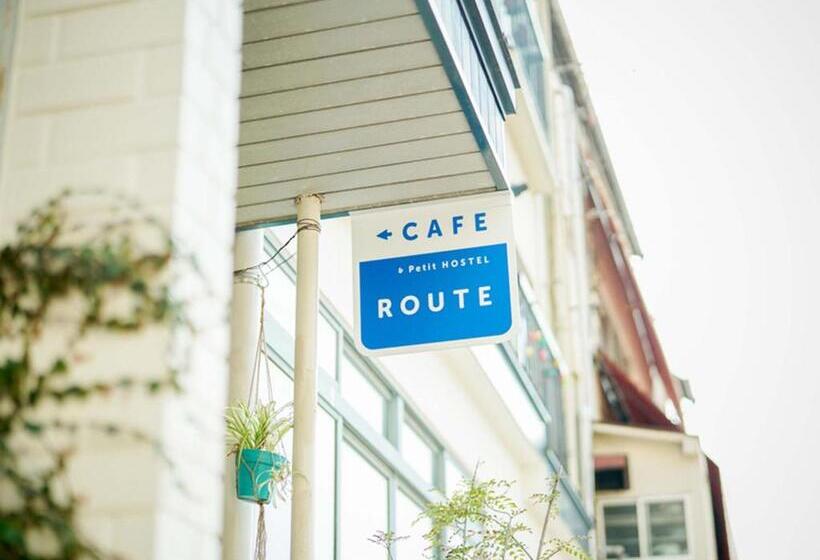 Route  Cafe And Petit Hostel