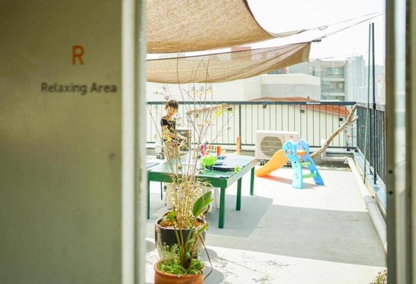 Route  Cafe And Petit Hostel