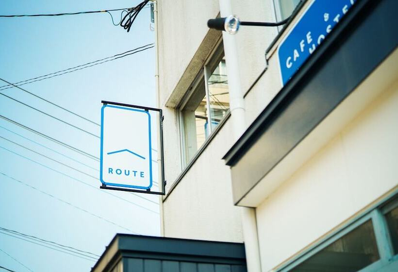 Route  Cafe And Petit Hostel