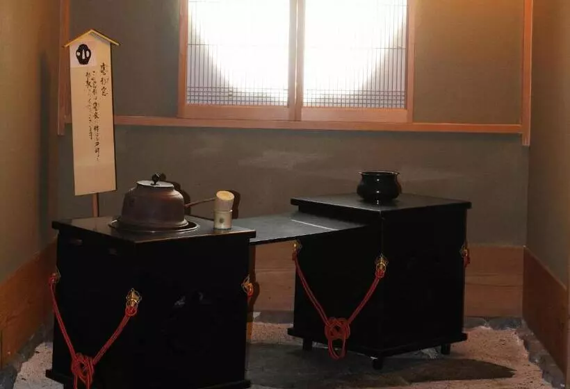 旅館 Momoyama
