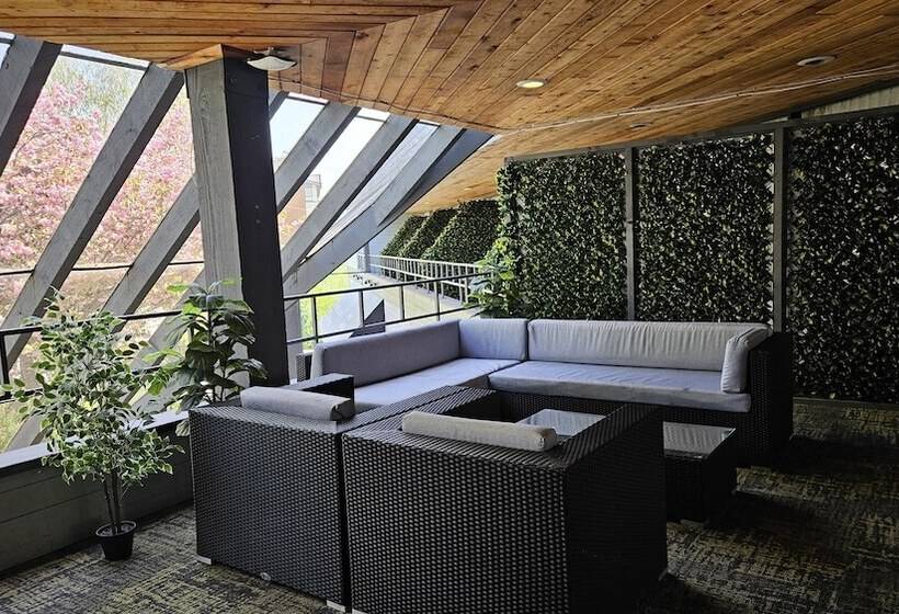 The Cedars Inn Hotel & Convention Centre