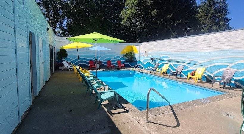 The Cedars Inn Hotel & Convention Centre