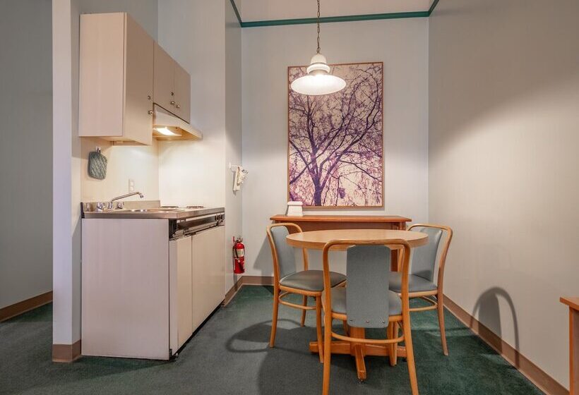 The Cedars Inn Hotel & Convention Centre