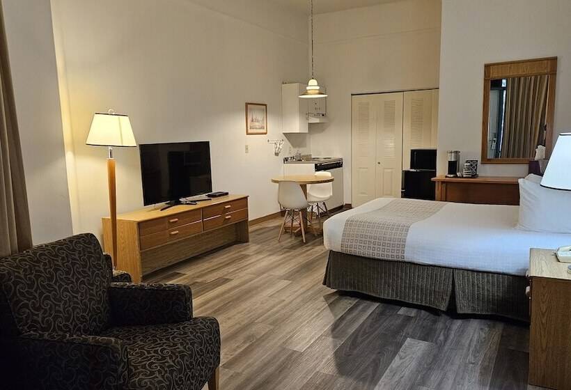 The Cedars Inn Hotel & Convention Centre