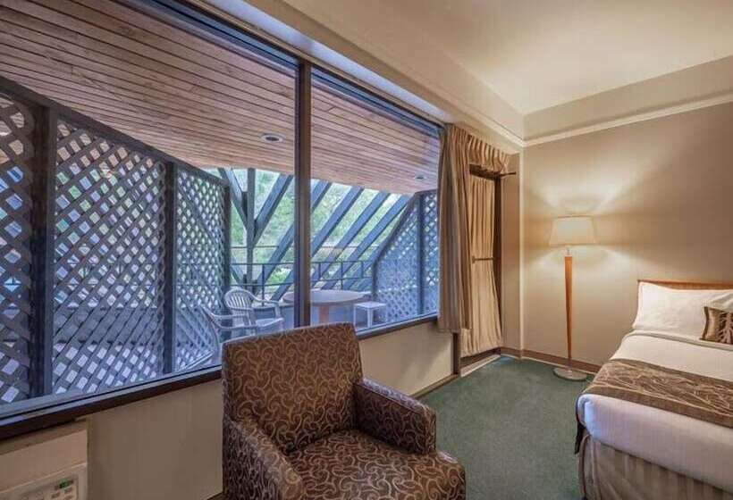 The Cedars Inn Hotel & Convention Centre