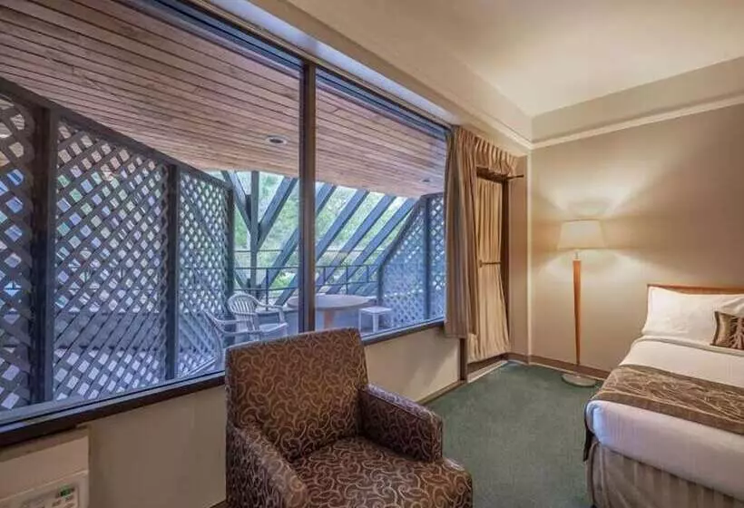 The Cedars Inn Hotel & Convention Centre