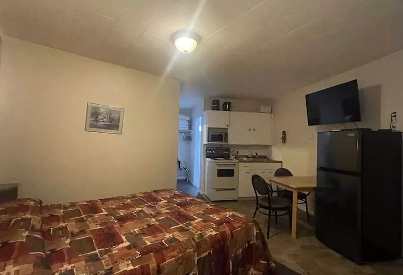 Travellers Motel