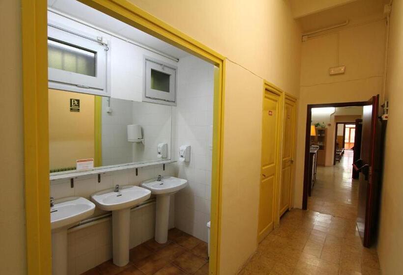 Alberg Roques Blanques