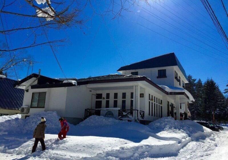 ベッドアンドブレックファースト Hakuba Landmark Iwatake Lodge
