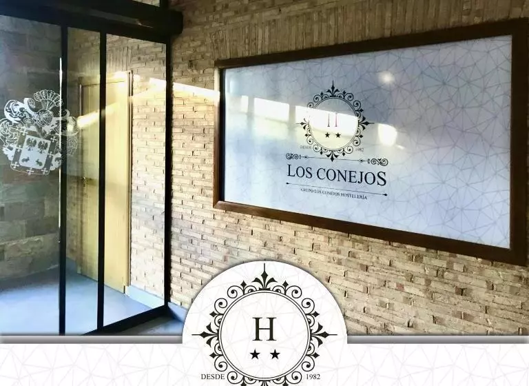 هتل Los Conejos