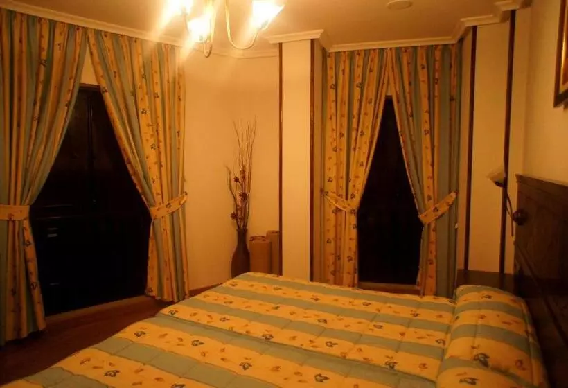 Hotelli Mirador Da Ribeira