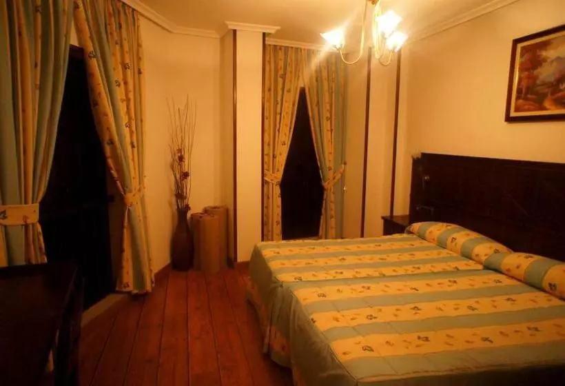 Hotelli Mirador Da Ribeira