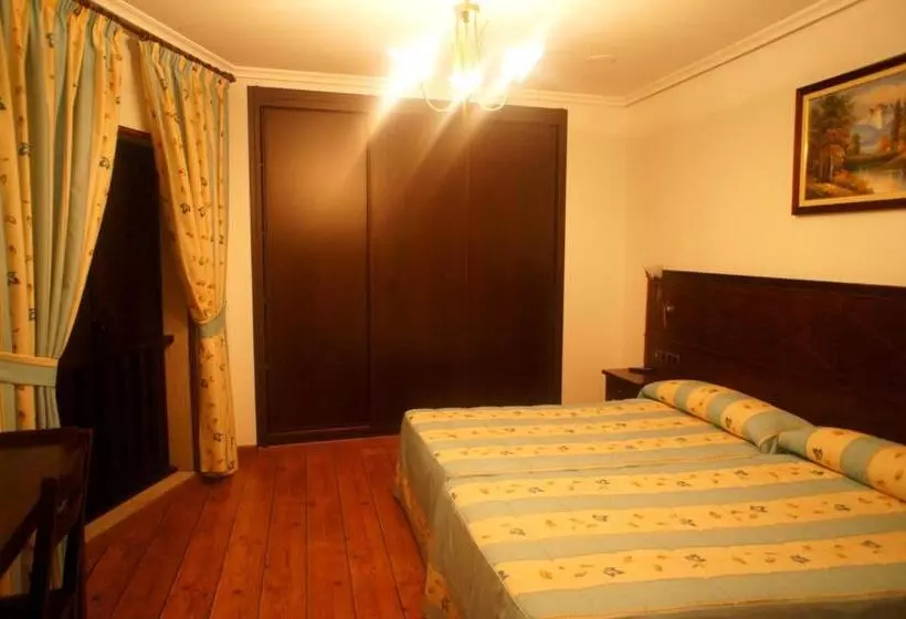 Hotelli Mirador Da Ribeira