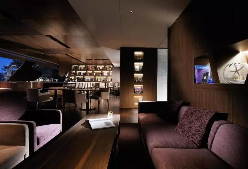 Hotelli Toba  International