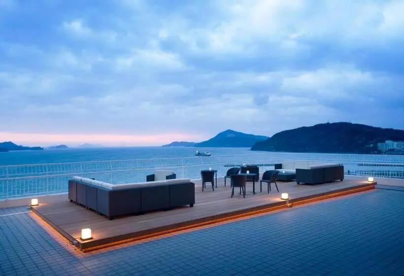 Hotelli Toba  International