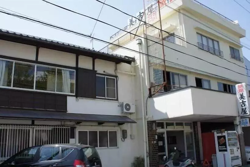 Miyoshiya Ryokan