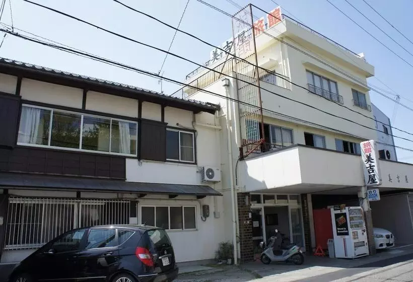 Miyoshiya Ryokan
