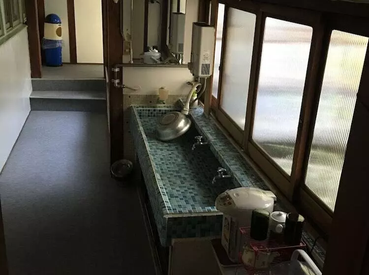 Miyoshiya Ryokan