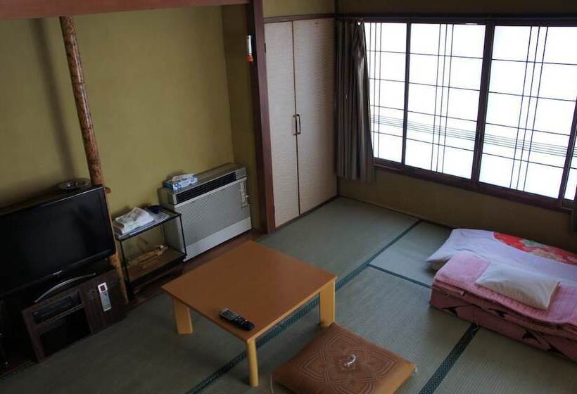 Miyoshiya Ryokan