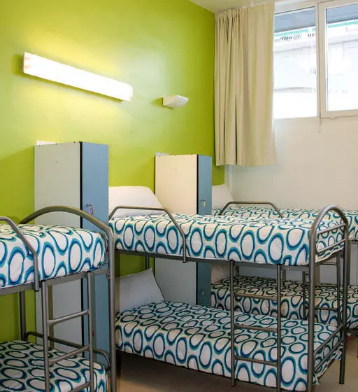 Mundaka Hostel & Sports Cafe