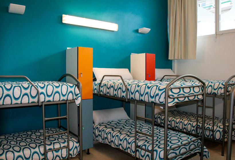 Mundaka Hostel & Sports Cafe